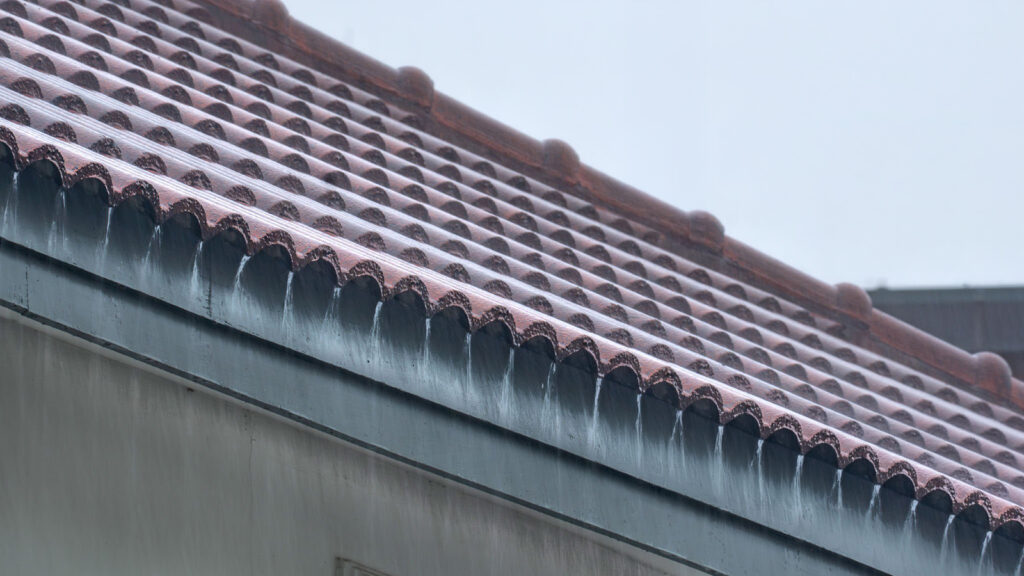 Damaged tile roof underlayment causing roof leak in Arizona home